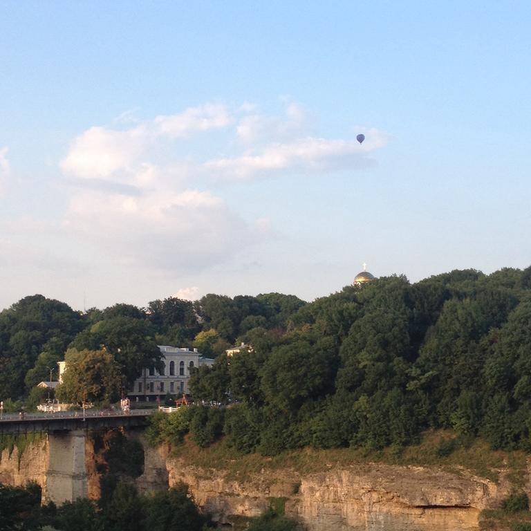 Guesthouse Grand Canyon Kamianets Podilskyi Bagian luar foto