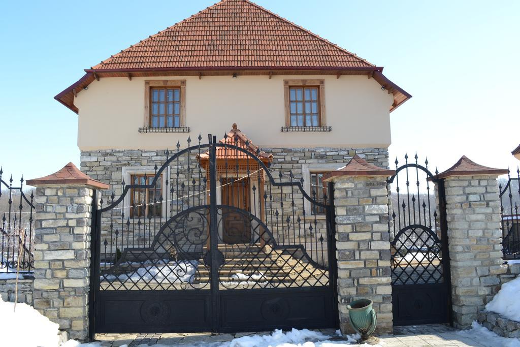 Guesthouse Grand Canyon Kamianets Podilskyi Bagian luar foto