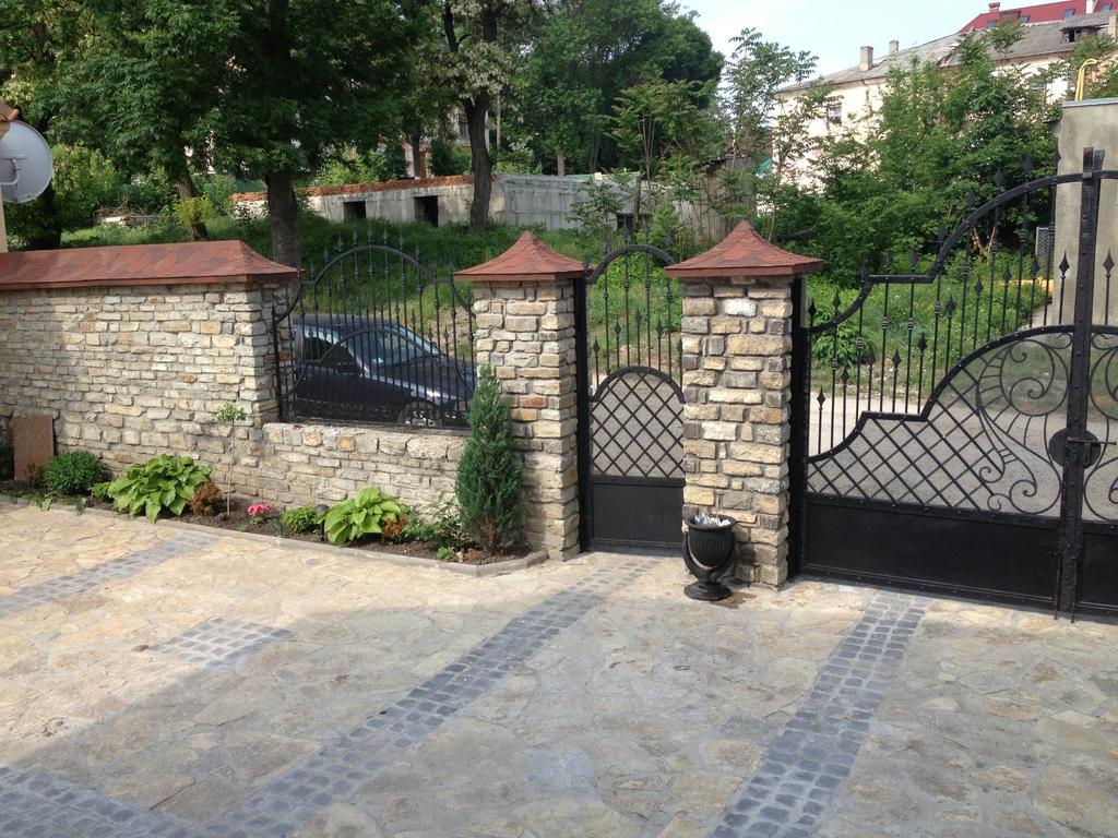 Guesthouse Grand Canyon Kamianets Podilskyi Bagian luar foto
